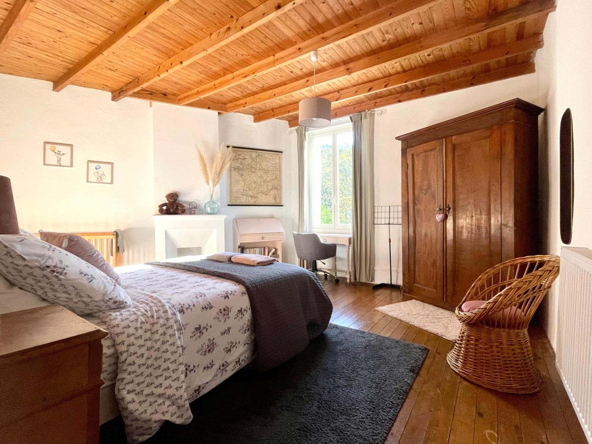 Les Régniers - 1 gîte x4 à 6 et 1 gîte x8 - à réserver ensemble ou séparément Eynesse Exterior foto