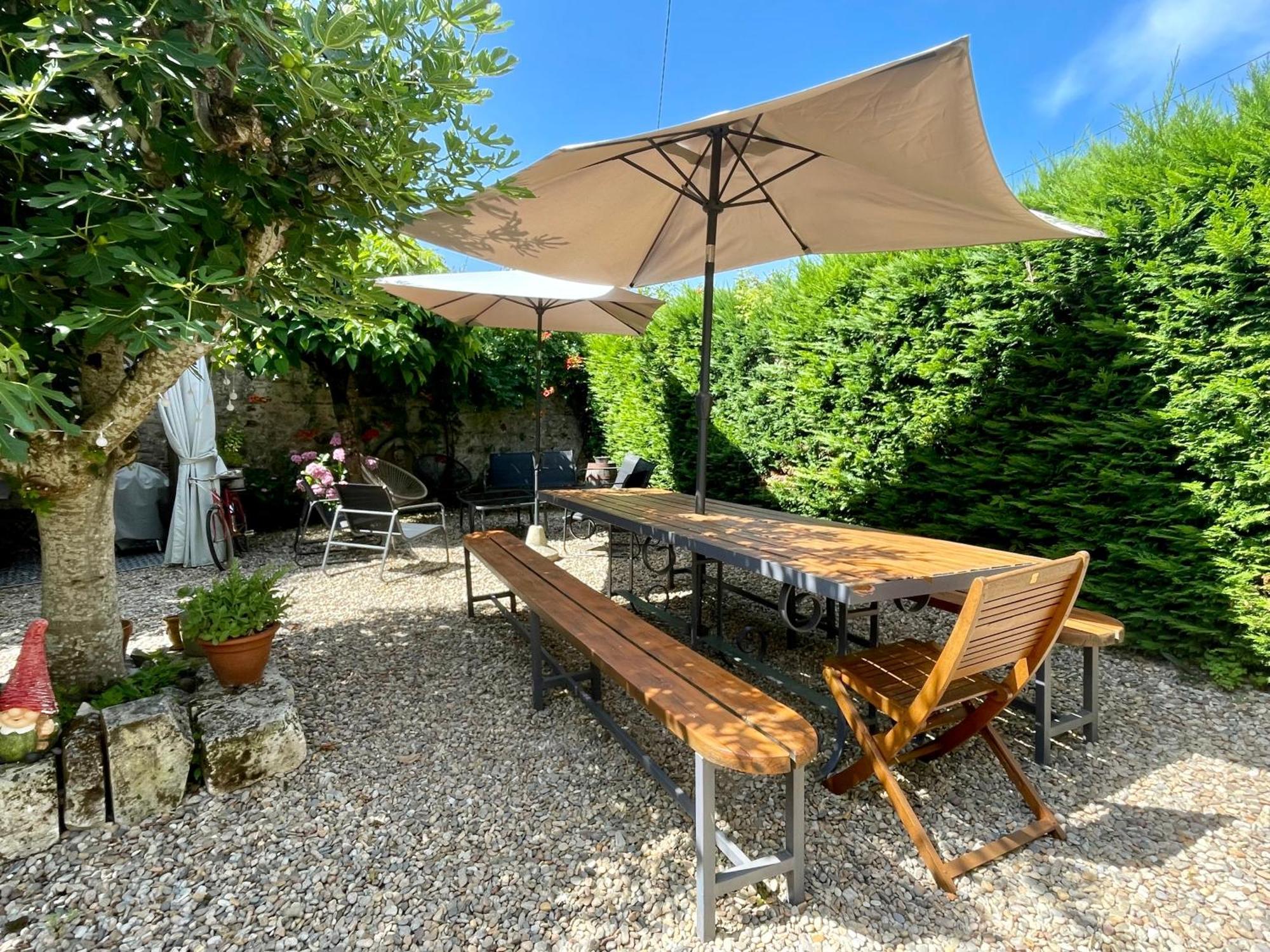 Les Régniers - 1 gîte x4 à 6 et 1 gîte x8 - à réserver ensemble ou séparément Eynesse Exterior foto